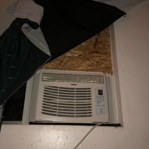 Haier 5000 btu air conditioner : runs perfectly